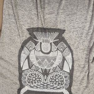 Teen bell 3/4 sleeve shirt. Size medium. Super soft material.